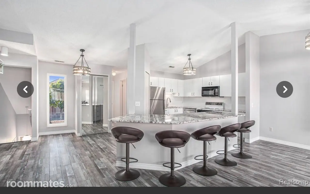 Profile photo 3 of 12