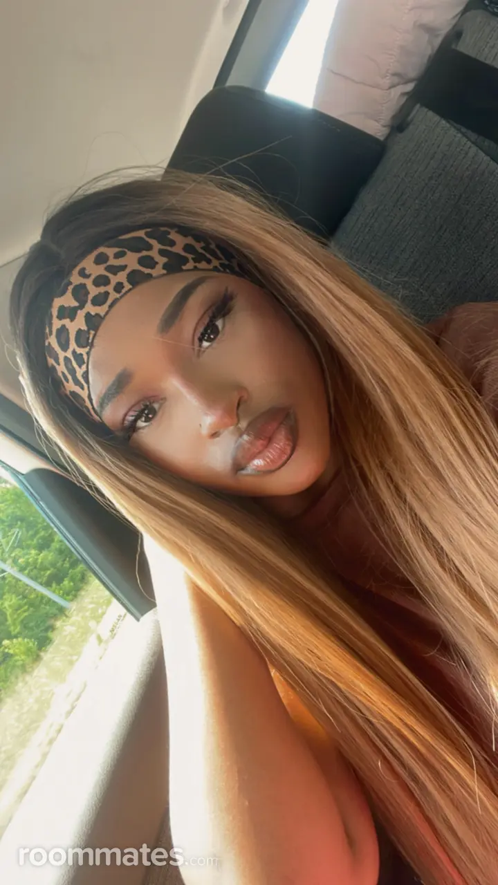 Profile photo 3 of 10