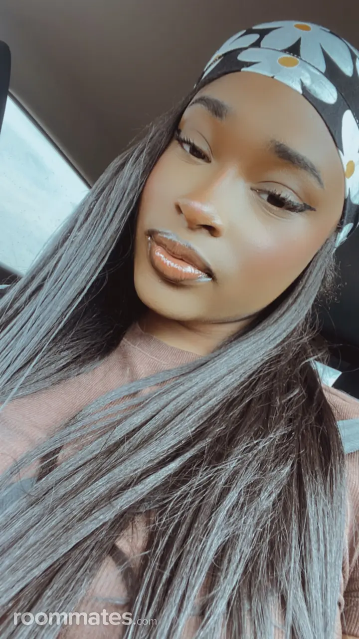 Profile photo 1 of 10