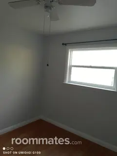 Room for rent in Oakland, CA $900, house