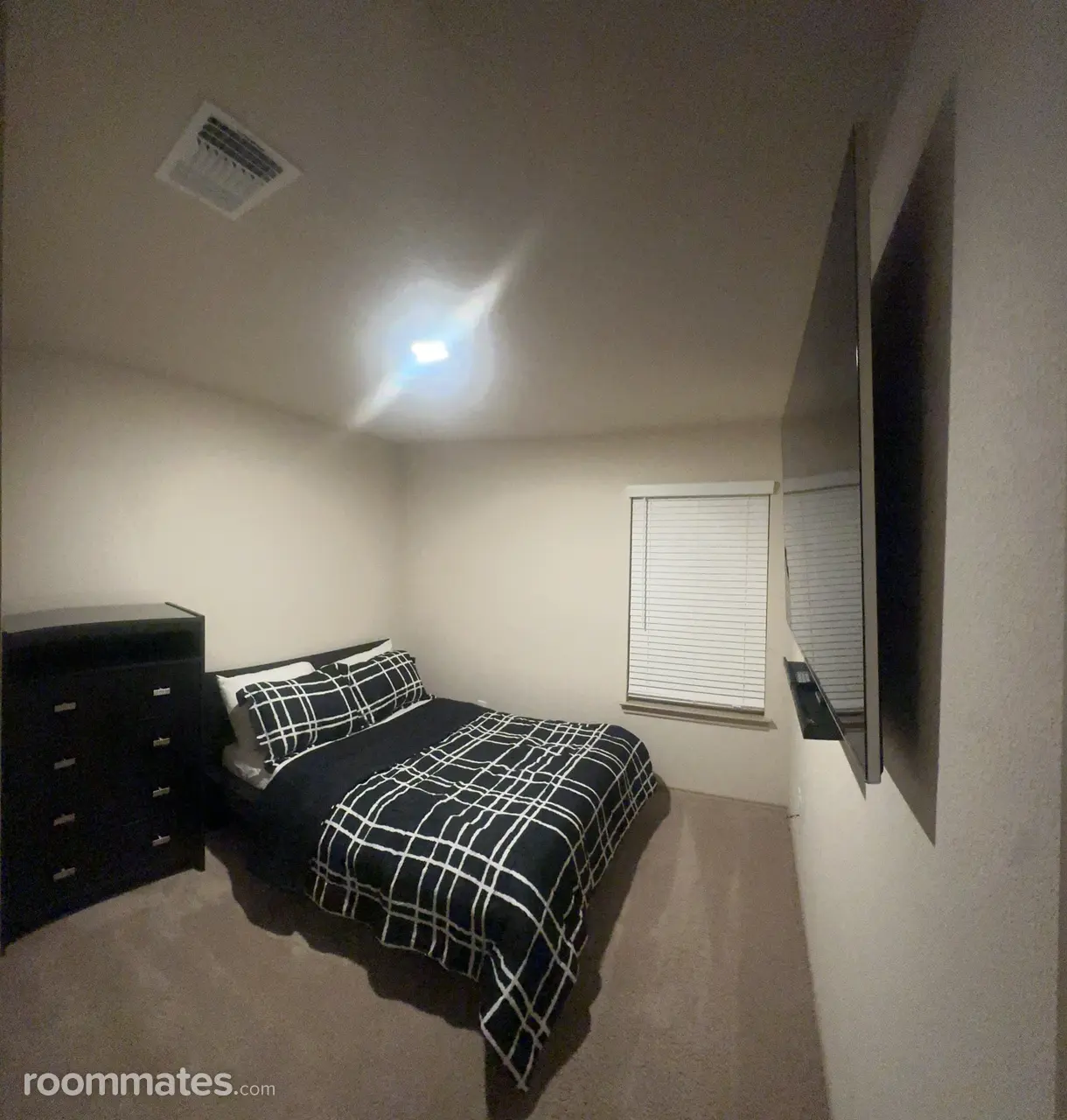 Profile photo 7 of 14