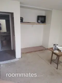 Room for rent in Lake Elsinore, CA $800, house