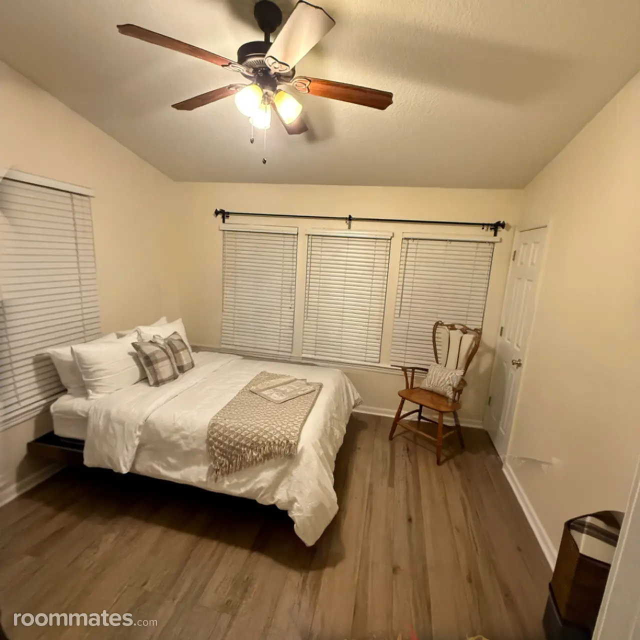 Profile photo 6 of 15