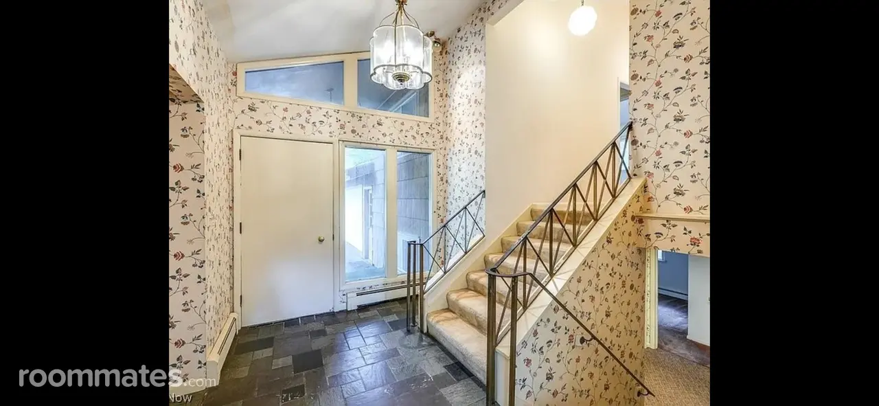 Profile photo 10 of 17