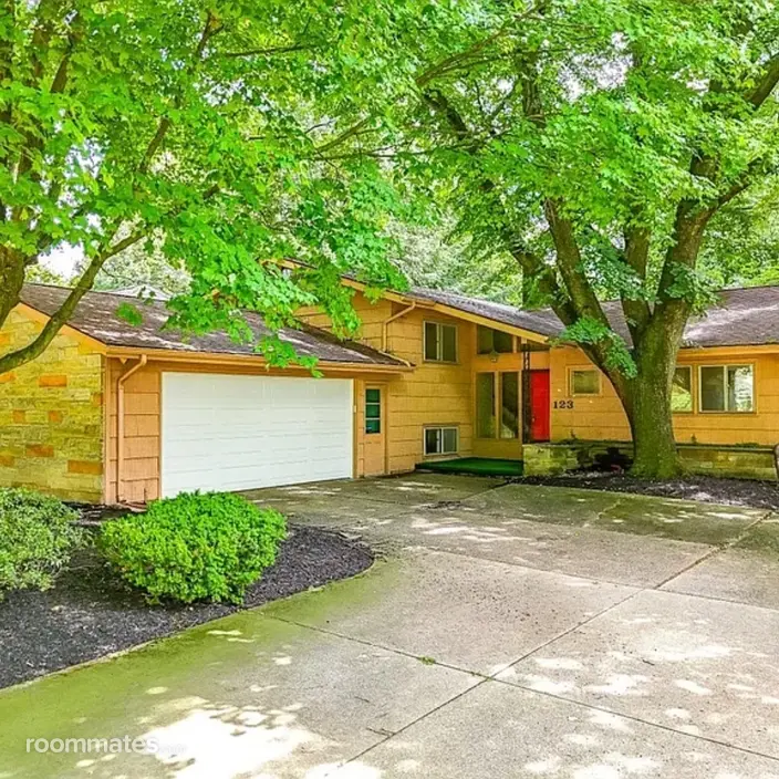 Room for rent in Kent, OH $600, house
