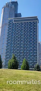 Room for rent in Chicago, IL $2000, condo