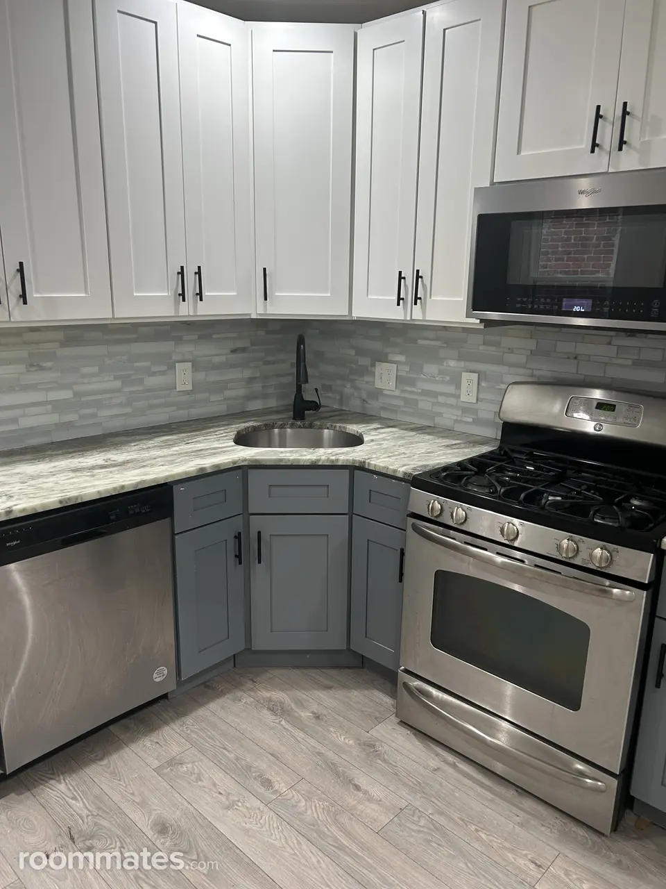 Profile photo 4 of 10