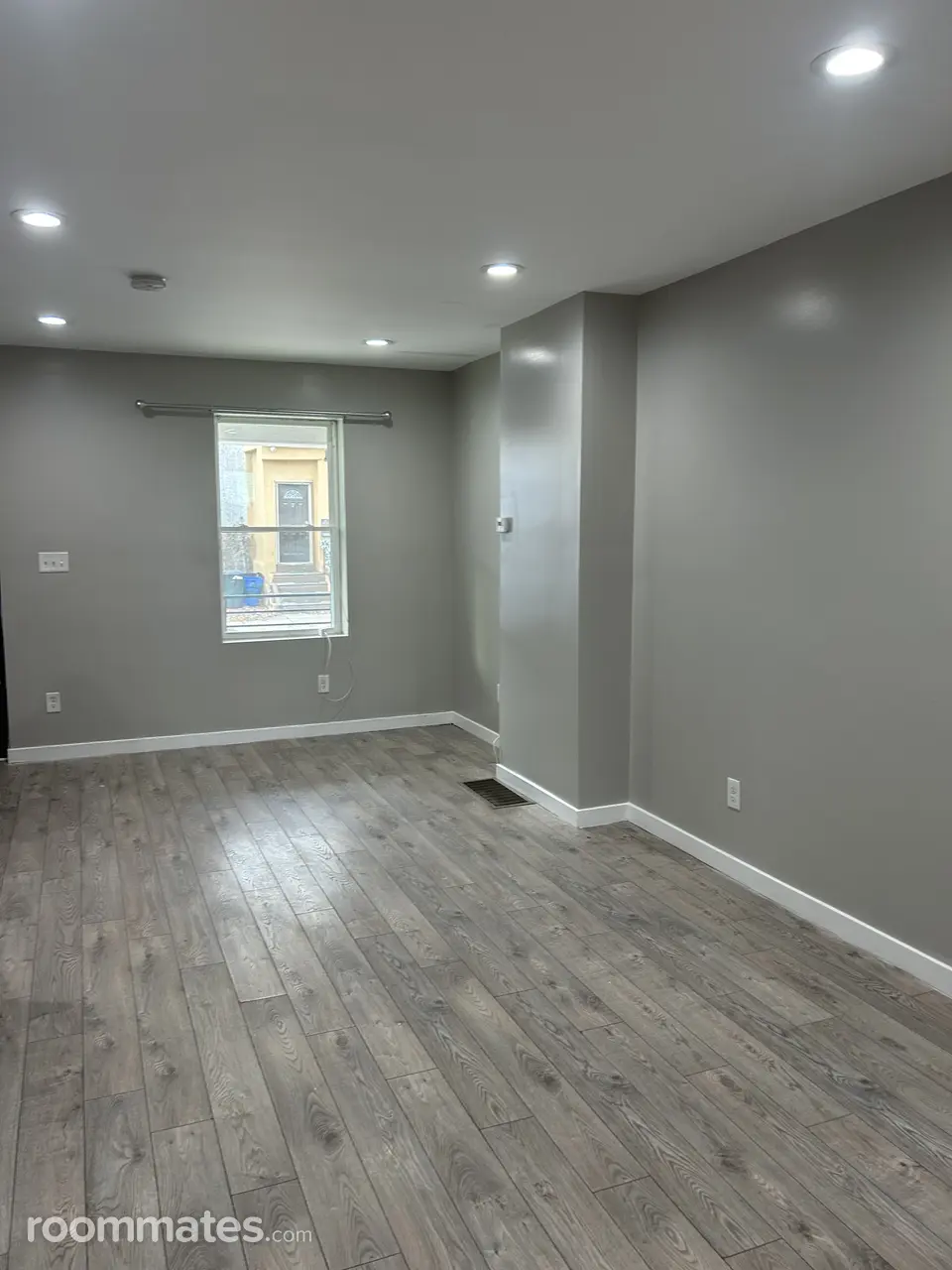 Profile photo 6 of 10