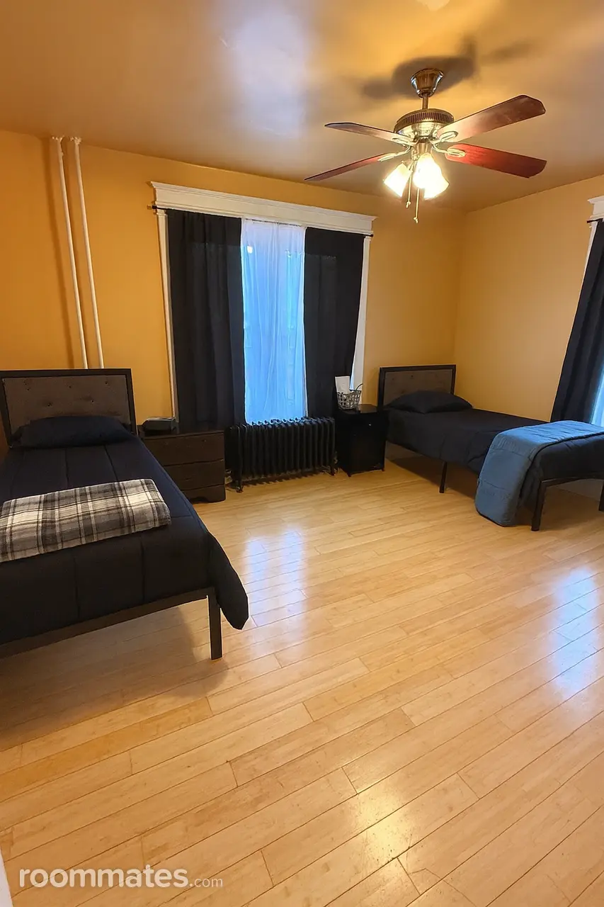 Profile photo 4 of 10