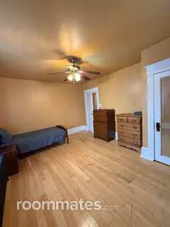 Room for rent in Philadelphia, PA $900, house