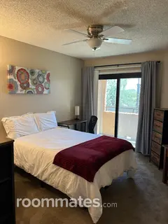Room for rent in Glendale, AZ $900, condo