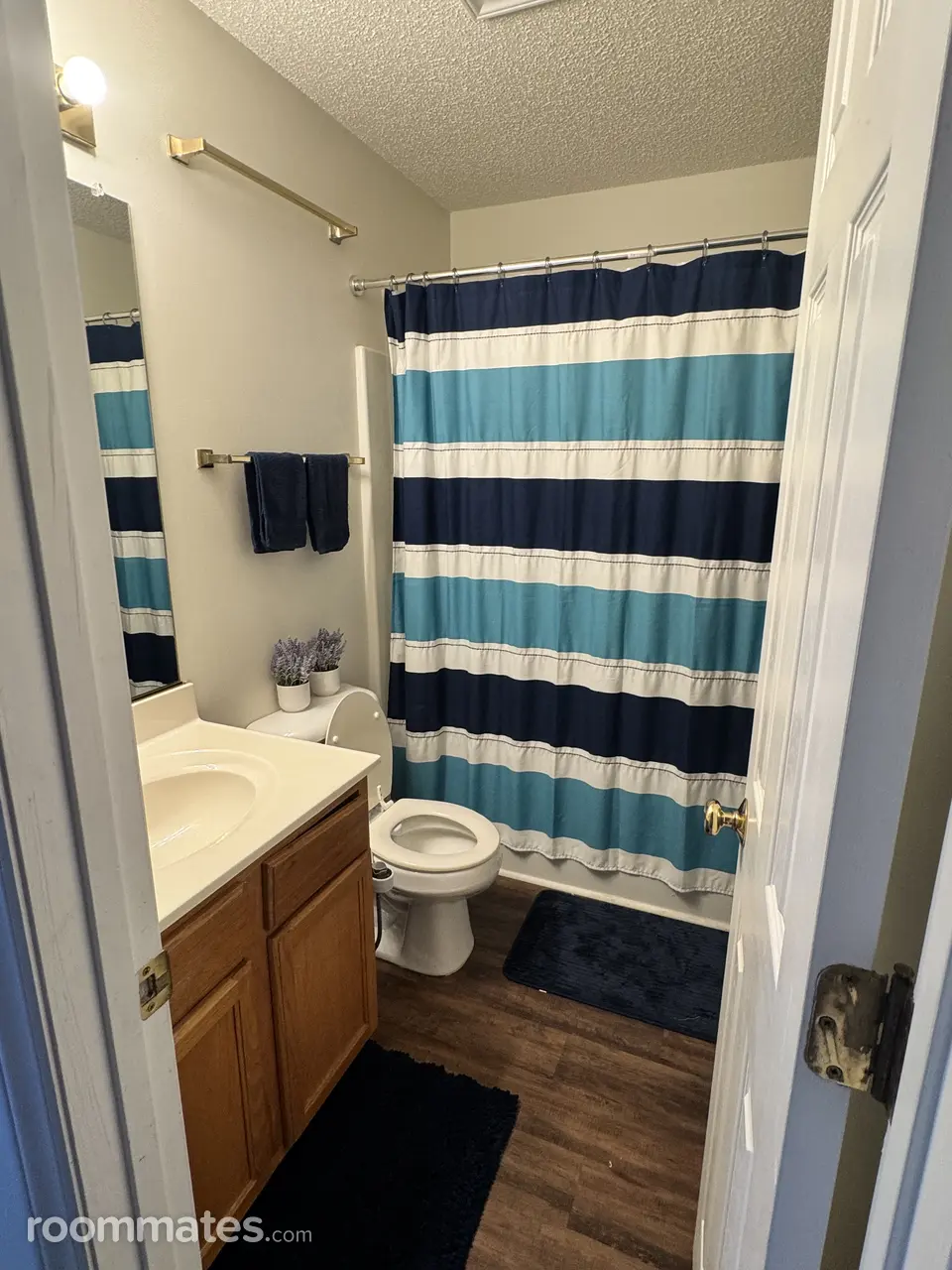 Profile photo 6 of 14