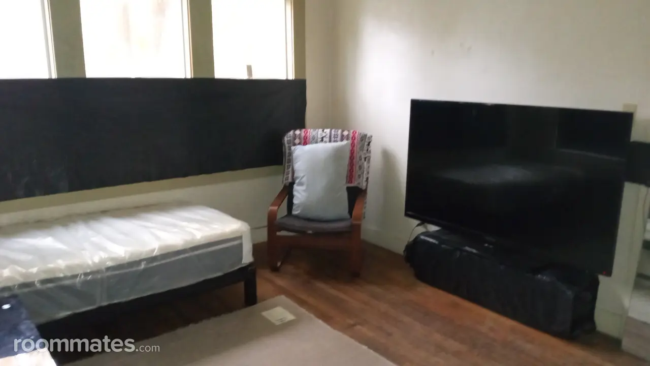 Profile photo 8 of 19