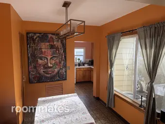 Room for rent in Portland, OR $1000, house