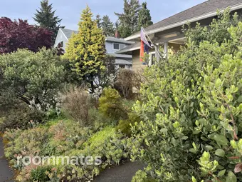 Room for rent in Portland, OR $1000, house