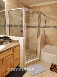 Room for rent in Kissimmee, FL $750, condo