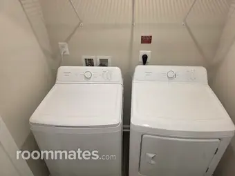 Room for rent in Kearneysville, WV $400, house