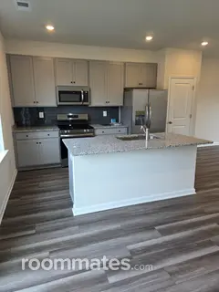 Room for rent in Kearneysville, WV $400, house