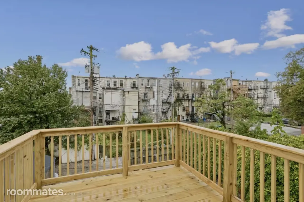 Profile photo 6 of 18