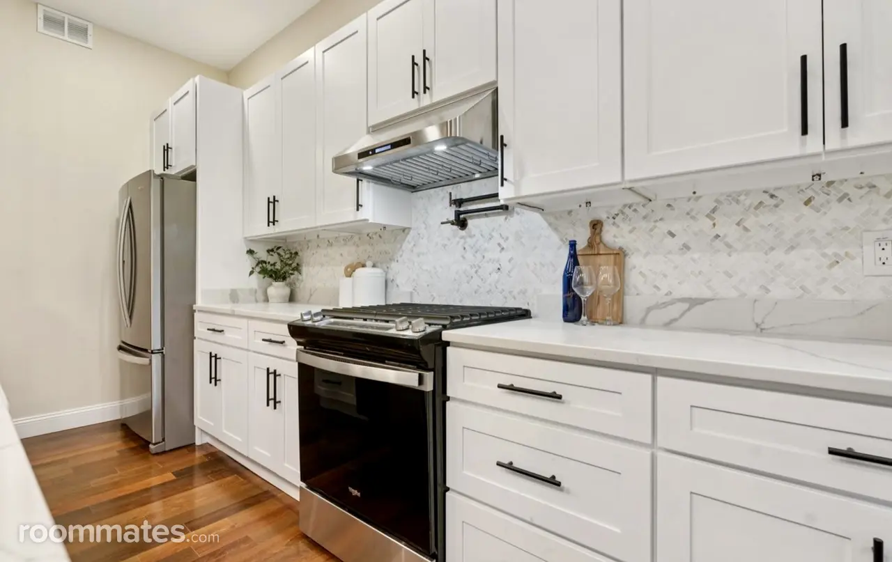 Profile photo 5 of 18