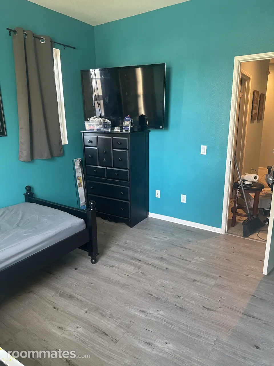 Profile photo 2 of 4