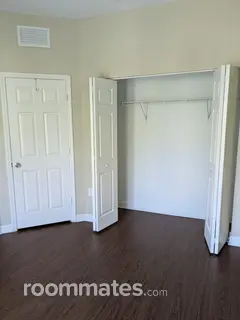 Room for rent in Miami, FL $1000, townhouse