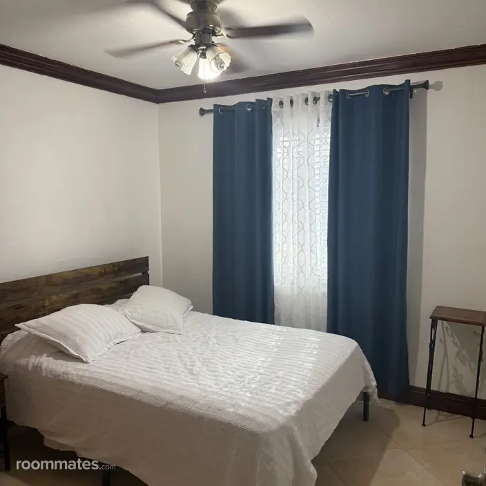 Room for rent in Hialeah, FL $900, house