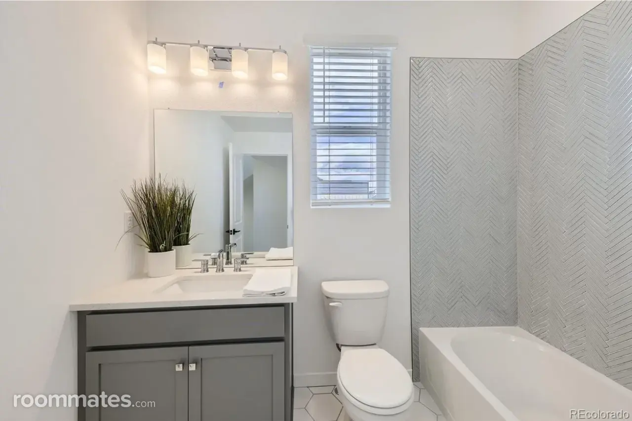 Profile photo 9 of 10