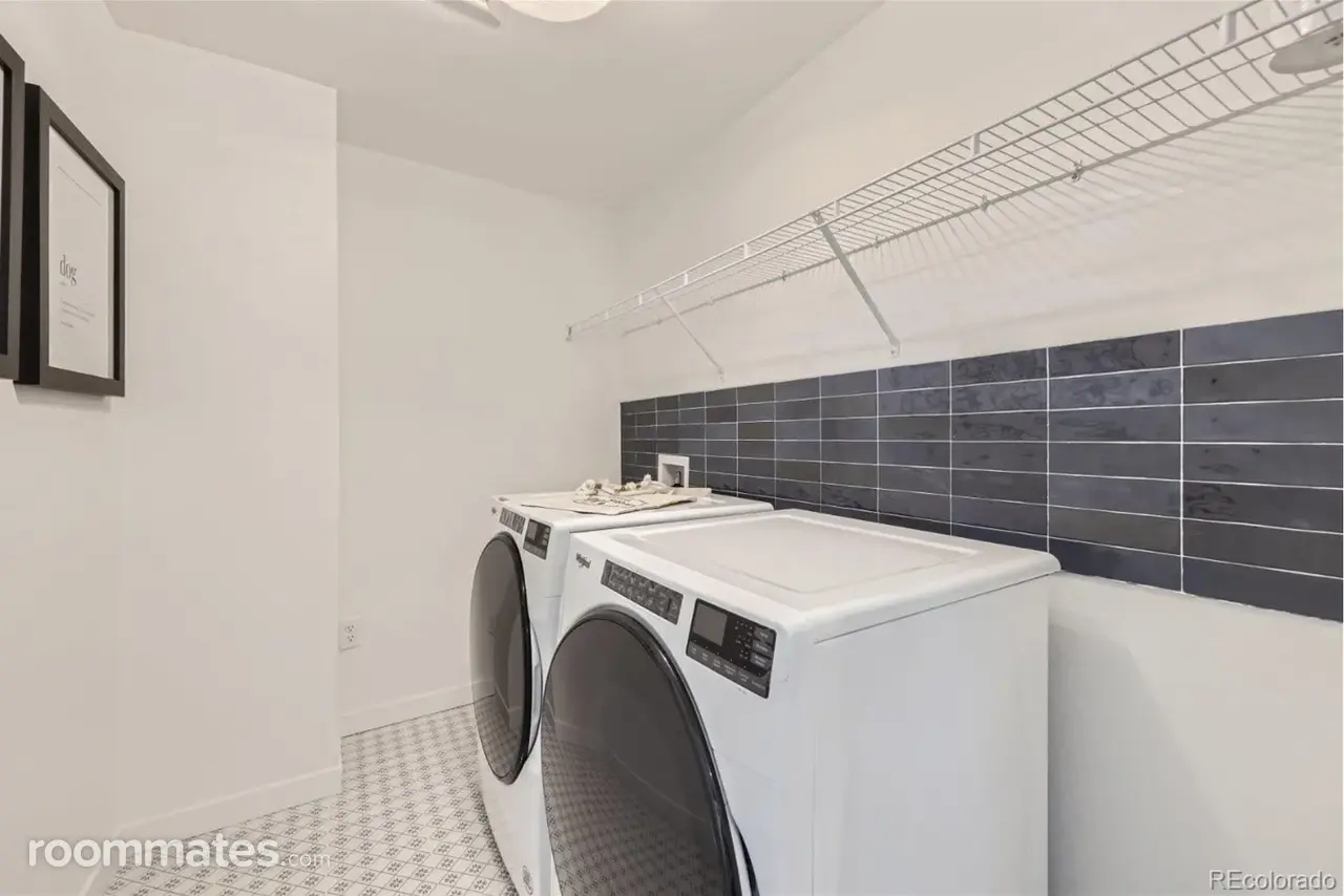 Profile photo 7 of 10