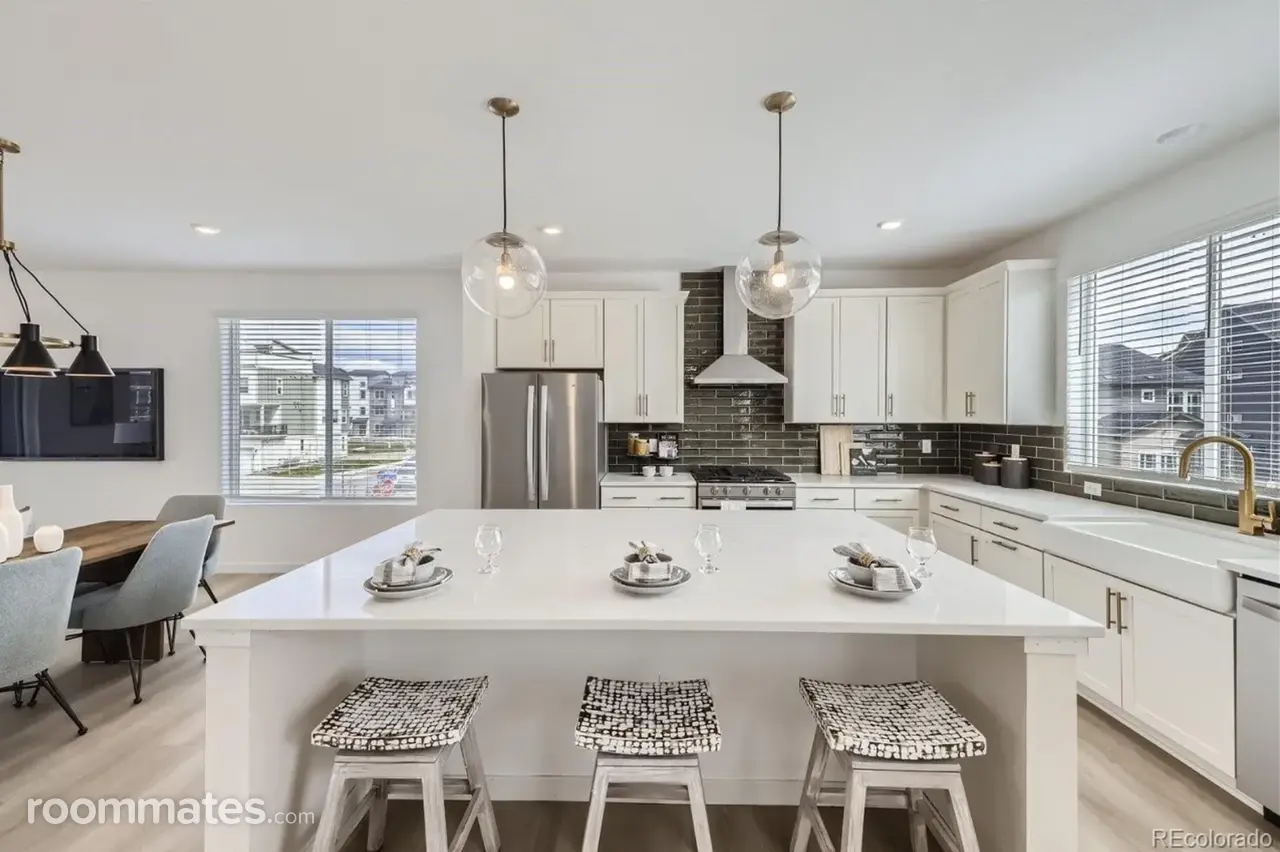 Profile photo 3 of 10