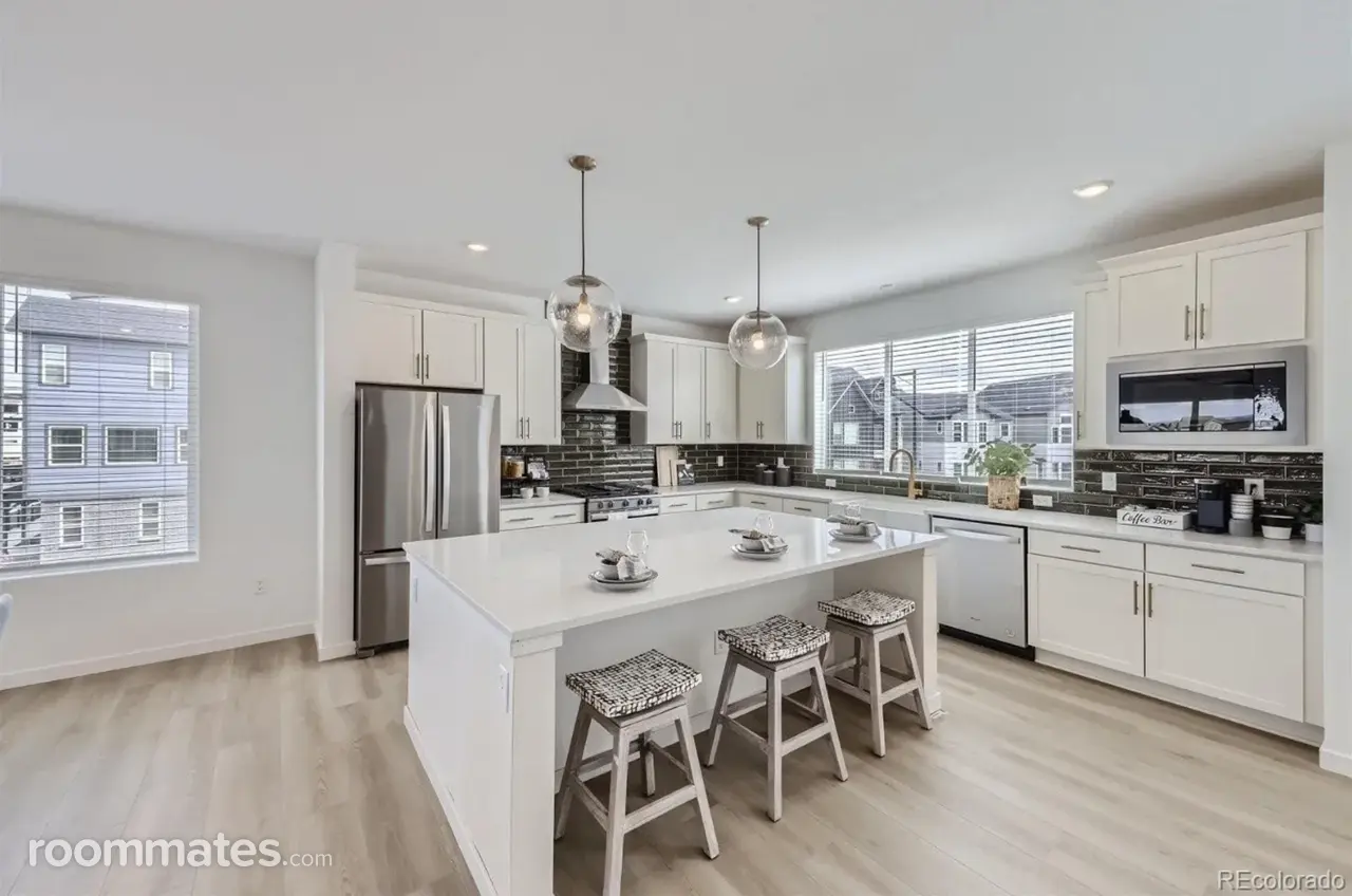 Profile photo 1 of 10