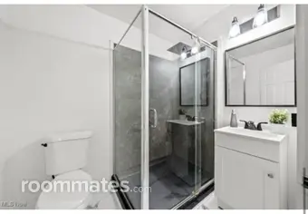 Room for rent in Akron, OH $525, house