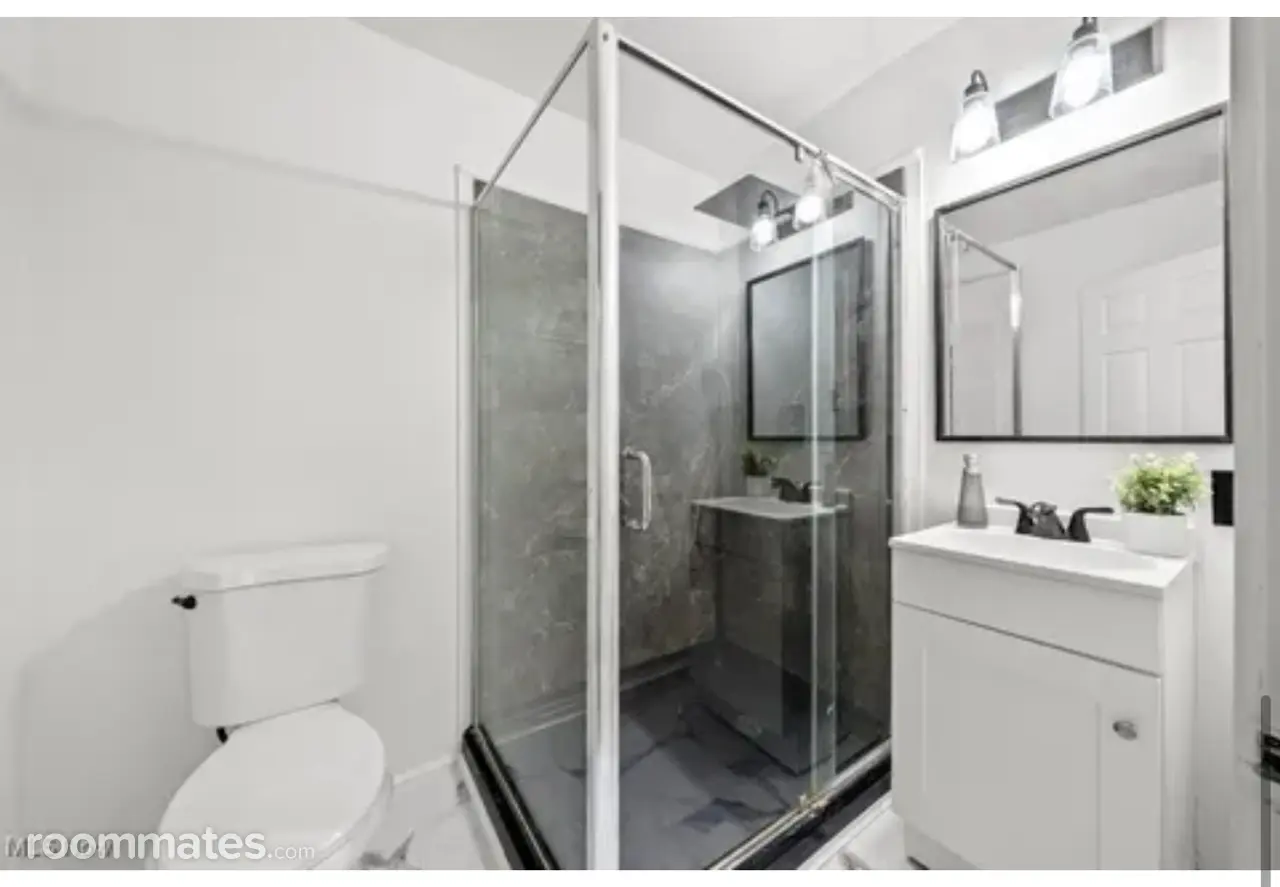 Profile photo 1 of 9