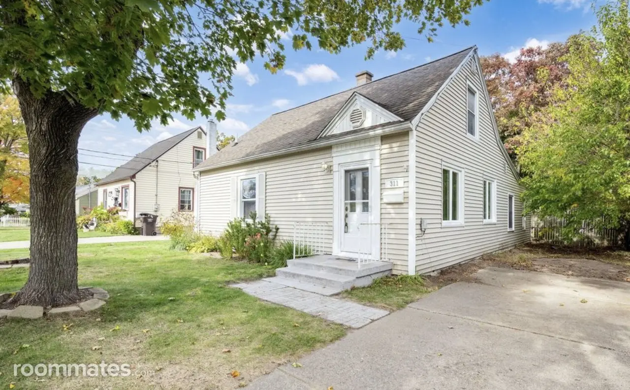 Profile photo 3 of 6