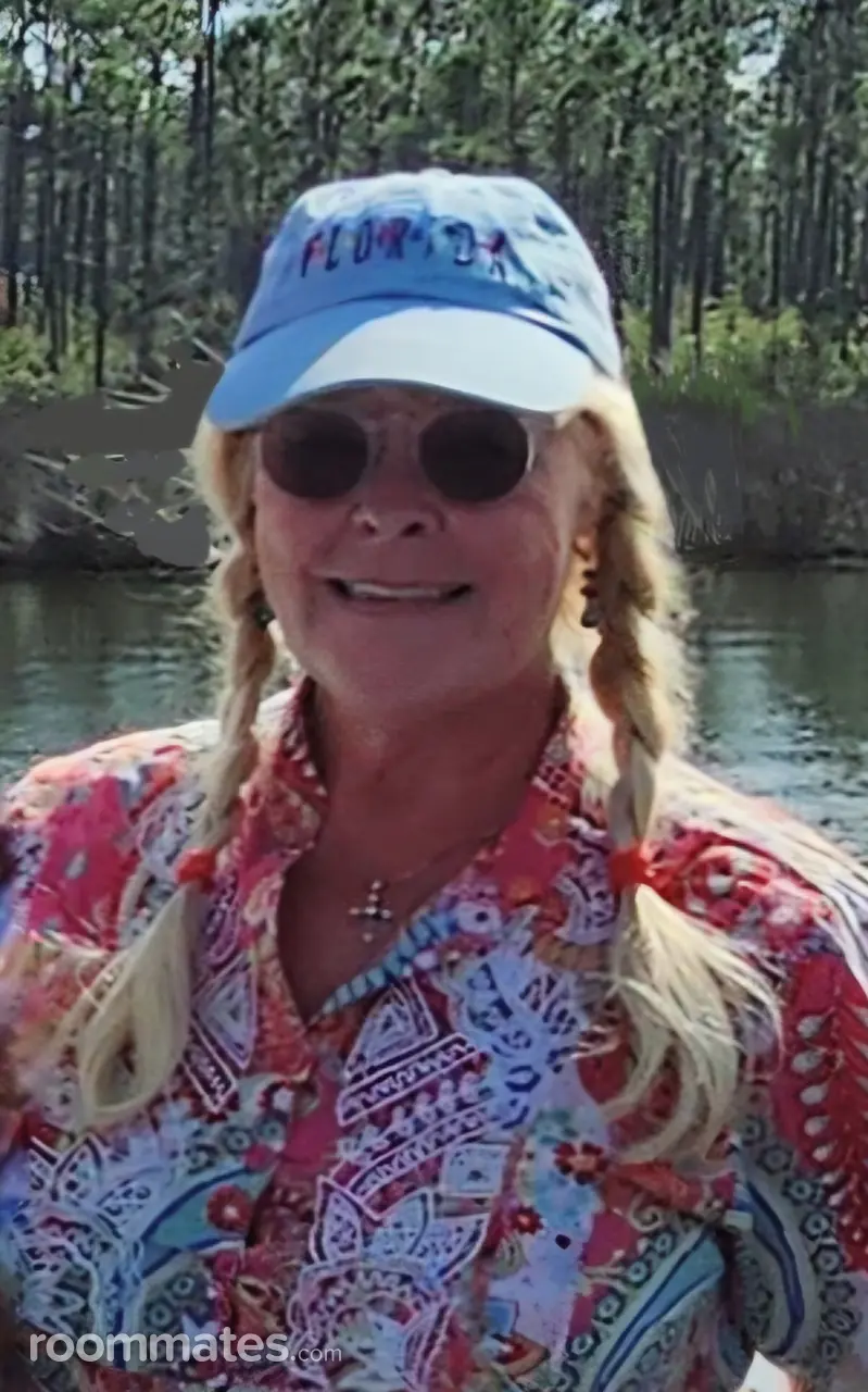 Profile photo 9 of 10