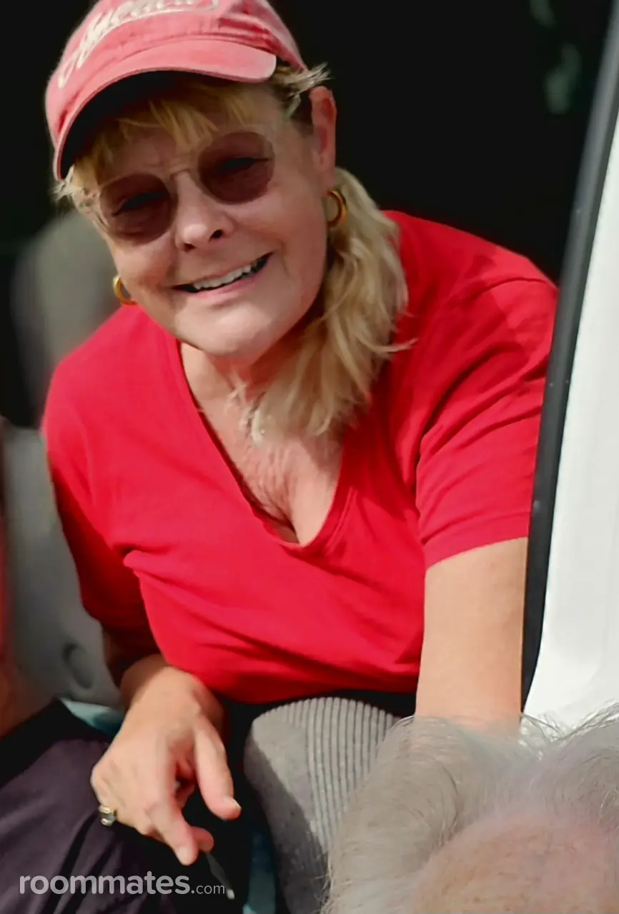 Profile photo 7 of 10