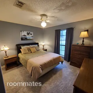 Room for rent in Pensacola, FL $850, house