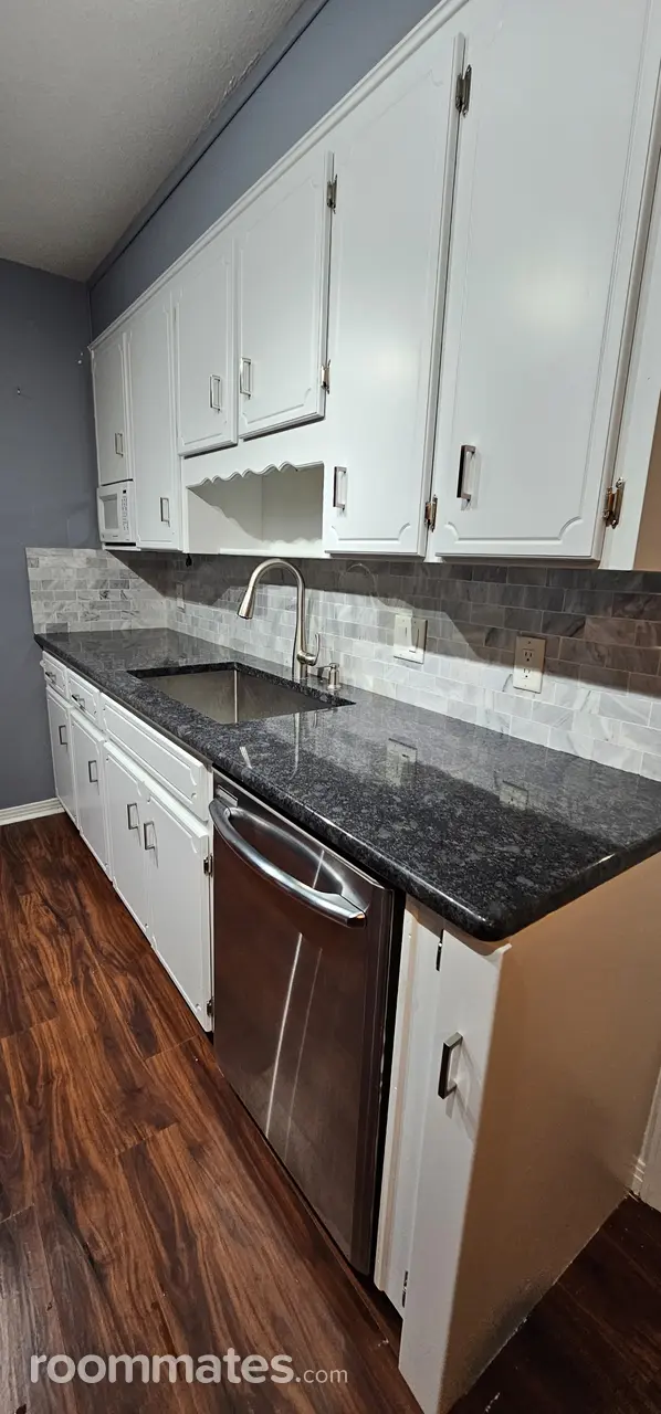 Profile photo 3 of 10