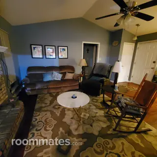 Room for rent in Pensacola, FL $850, house