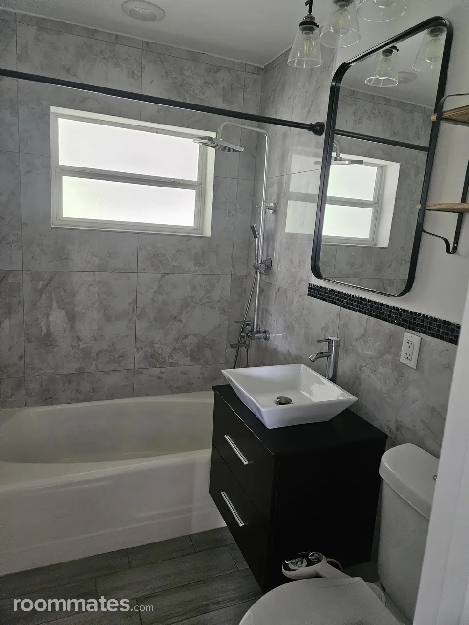 Profile photo 4 of 8