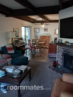 Room for rent in Sacramento, CA $1050, townhouse
