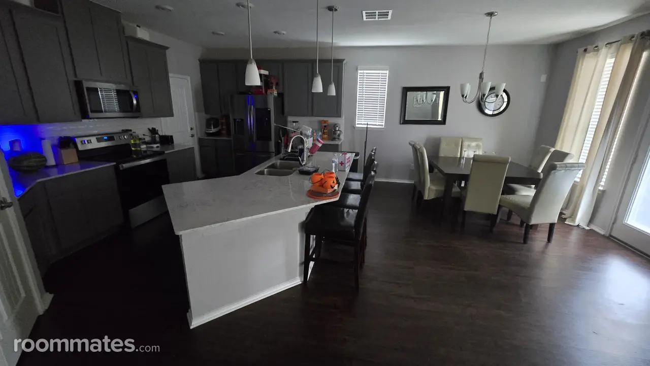 Profile photo 2 of 7