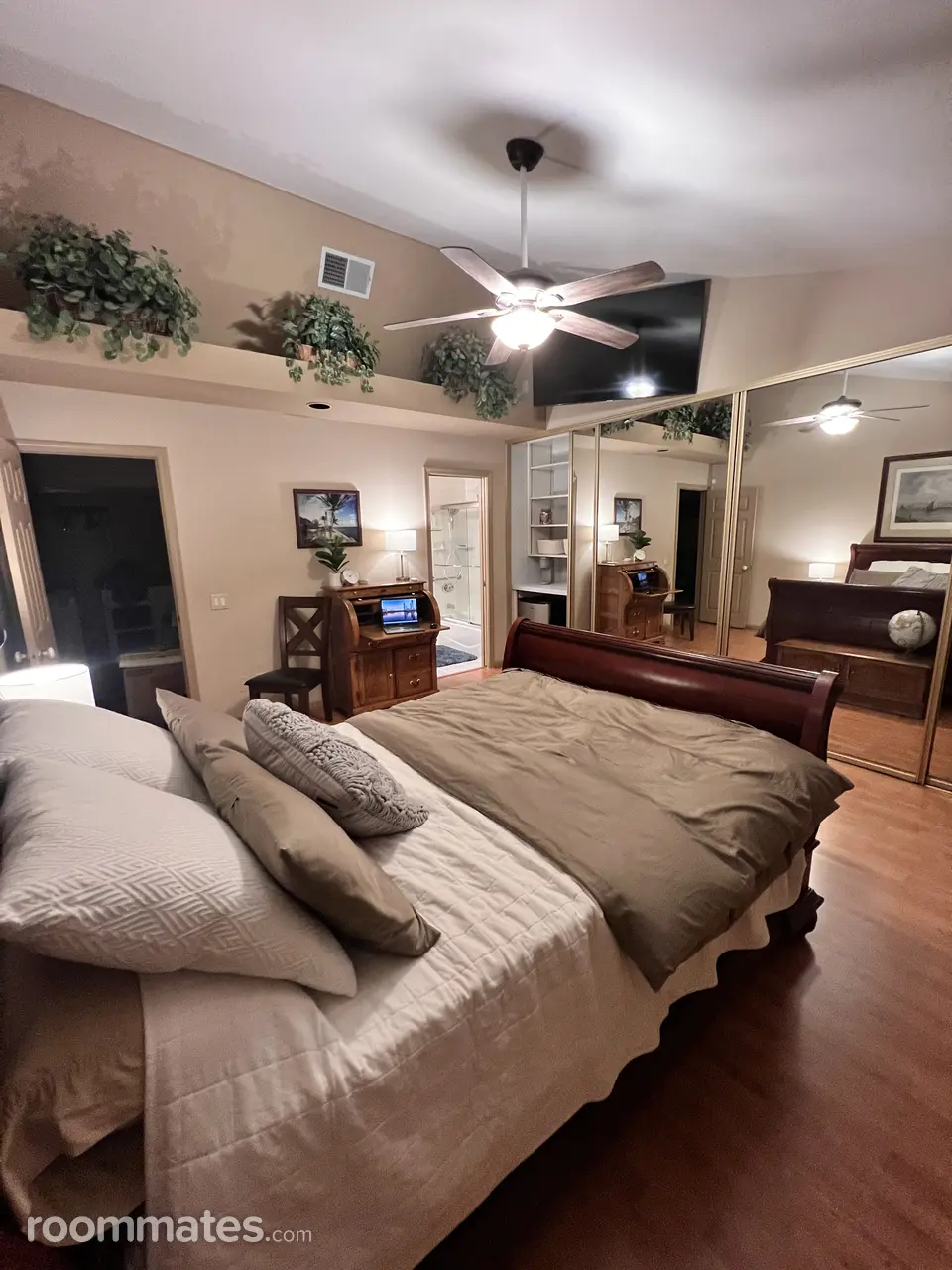 Profile photo 4 of 11