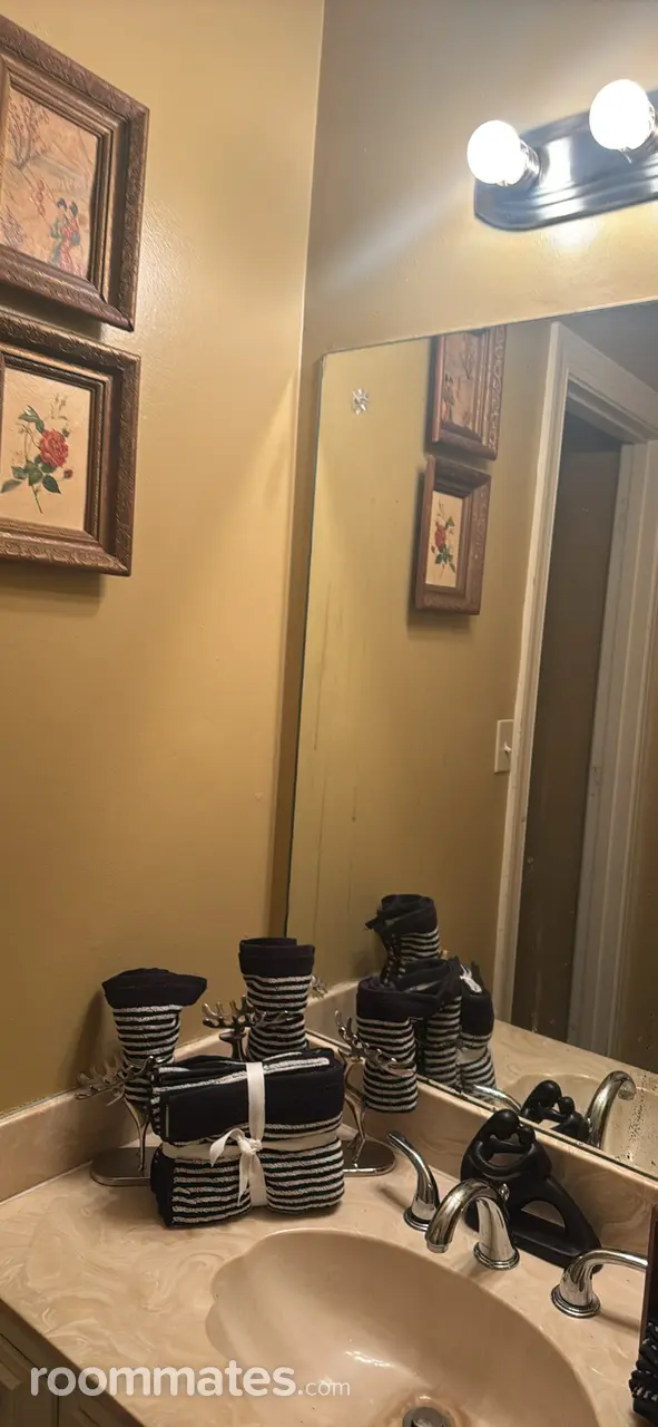 Profile photo 1 of 8