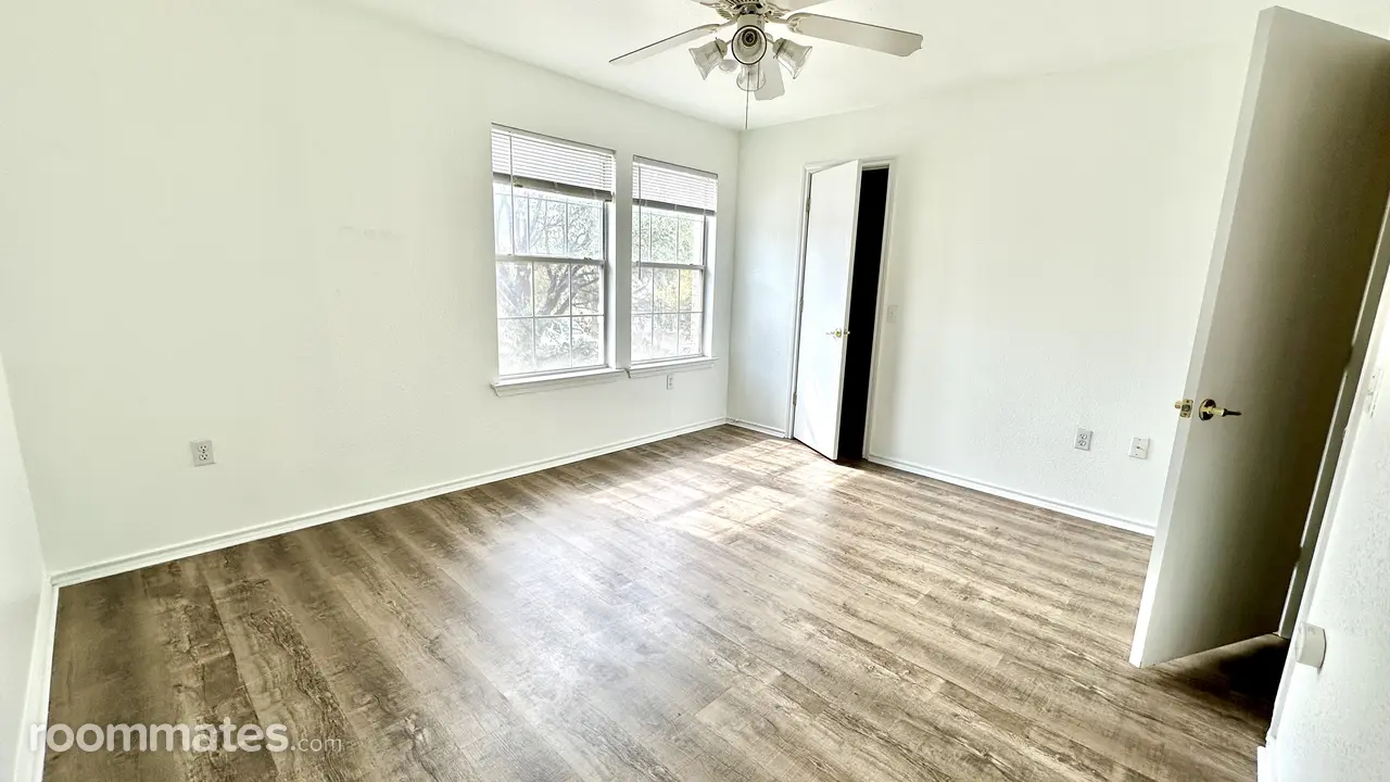 Profile photo 5 of 15