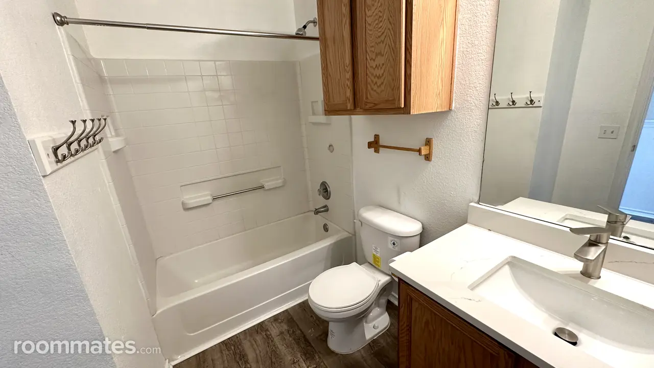 Profile photo 7 of 15