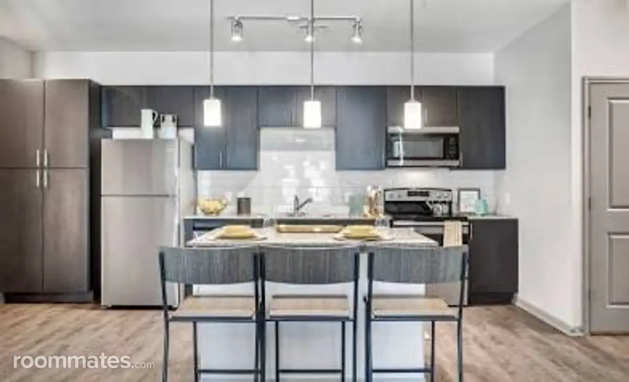 Profile photo 2 of 4