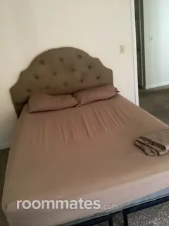 Room for rent in Springfield, IL $800, house