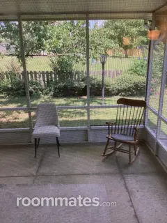 Room for rent in Springfield, IL $800, house