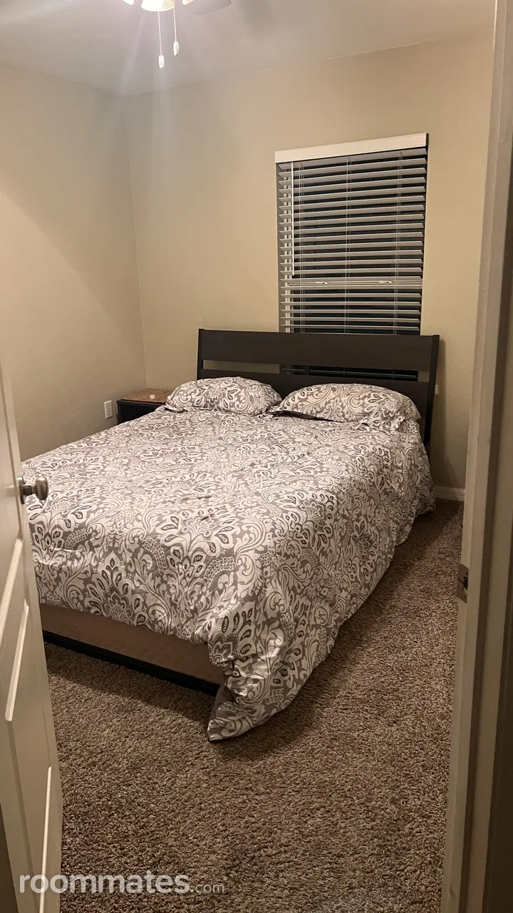 Profile photo 6 of 14